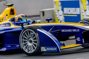 Sébastien Buemi gana el ePrix de Berlín y vuelve a ser líder