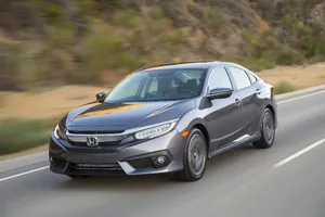 Estados Unidos - Abril 2016: Honda Civic, a las puertas del podio