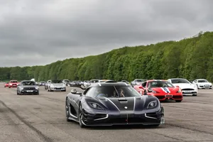 Esto es lo que se siente al alcanzar los 386 km/h a bordo del Koenigsegg One:1