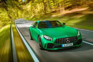 Mercedes-AMG GT R, la bestia del “Infierno Verde” con 585 CV