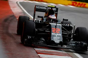 Mercedes y McLaren modifican sus alerones delanteros