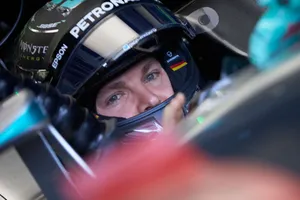 Rosberg estrena las poles de Bakú, con un Hamilton demasiado nervioso