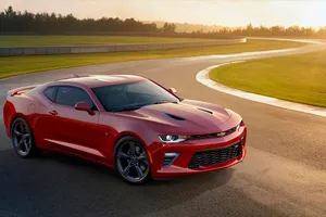 ¿Lo sabías? El Ford Mustang y el Chevrolet Camaro compartirán cambio automático