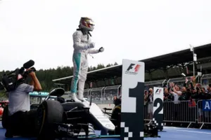 Hamilton: "¿Esperan que pilotemos y que nunca tengamos un problema?"