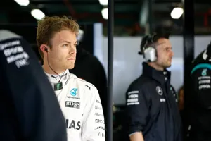 Más problemas para Rosberg: tras el accidente, sanción de cinco plazas