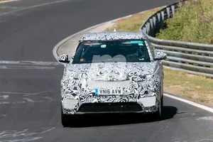 El nuevo Range Rover Sport Coupe pisa el asfalto de Nürburgring