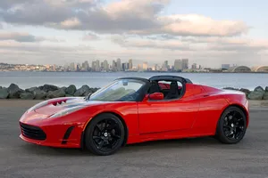 ¿Tienes un Tesla Roadster? Ya puedes solicitar el nuevo paquete de baterías