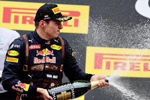 Verstappen rompe el maleficio de Red Bull en su circuito