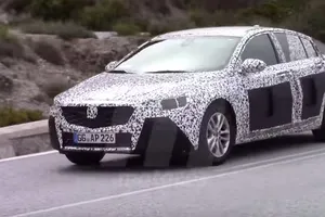 Opel Insignia 2017, 'cazado' en vídeo en las carreteras españolas