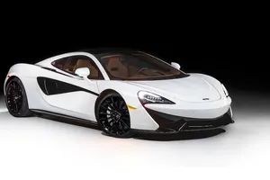 McLaren 570GT by MSO, blanco y negro en Pebble Beach 2016