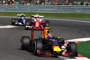 Ricciardo sigue en racha y Verstappen responde a Räikkönen: "Es rídiculo, una gran mentira"