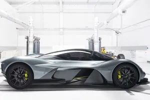 Aston Martin recibe 450 pedidos para las menos de 150 unidades del AM-RB 001