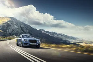 Bentley Flying Spur W12 S, el máximo lujo a 325 km/h