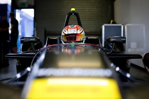 Vergne pulveriza el récord de un Fórmula E en Donington