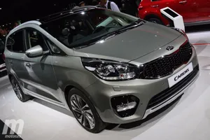 Kia Carens 2017: el monovolumen estrena imagen y equipamiento tecnológico