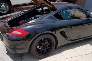 ¿Locura o genialidad? Un Porsche Cayman con el V8 del Ford Mustang