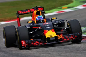 Red Bull minimiza daños en una buen día de Ricciardo