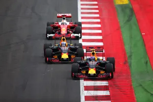 ​Ricciardo, encantado de aprender de las “nuevas técnicas de pilotaje” de Verstappen