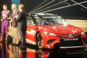 La NASCAR podría haber desvelado por error el nuevo Toyota Camry 2018