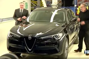 El Alfa Romeo Stelvio se deja ver en televisión en su acabado básico