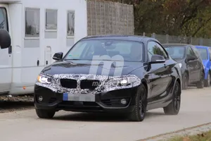 El BMW Serie 2 Coupé 2018 sigue poniéndose a punto para el año que viene