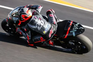 La caída de Alex Rins marca el cierre del test de MotoGP