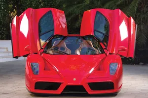 Sale a subasta el Ferrari Enzo de Tommy Hilfiger con menos de 6.000 Km