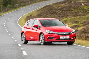 Reino Unido - Octubre 2016: El Opel Astra logra su mejor resultado en los últimos tres años