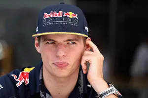 Verstappen: "La radio es muy peligrosa, conducimos al límite"