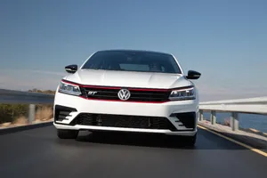 Volkswagen Passat GT concept, versión más deportiva solo para USA