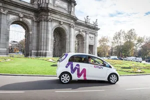 Con o sin conductor, el filón de los coches eléctricos en Madrid