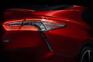 Toyota anuncia el nuevo Camry 2018 en un teaser