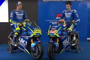 Alex Rins y Andrea Iannone presentan la nueva Suzuki