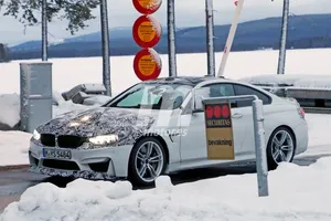 BMW M4 CS: Nuevas fotos espía en la nieve de la nueva versión deportiva