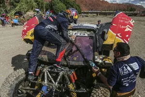 Dakar 2017, etapa 4: Sainz claudica, Barreda no es líder