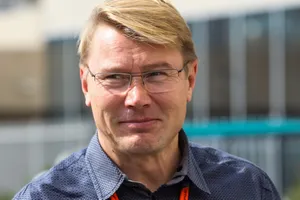Häkkinen confirma negociaciones con Mercedes por Bottas