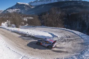 Neuville no cede, Evans deja su sello en el Montecarlo