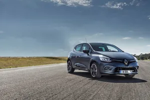 Italia - Diciembre 2016: El Renault Clio sigue fuerte