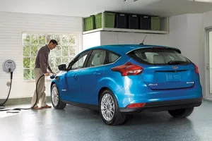 El nuevo Ford Focus Eléctrico 2017 estrena batería y otras novedades