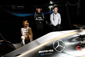 Hamilton pone velocidad, Bottas un gran simulacro de carrera
