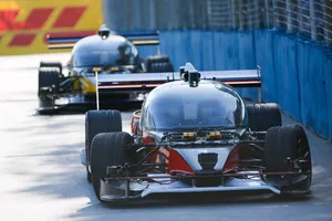 La Roborace da otro paso (y tropieza) en Buenos Aires