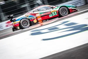 Miguel Molina y Nyck de Vries sorprenden a Ferrari
