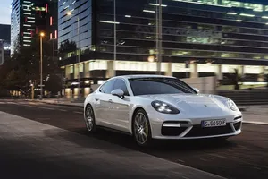 Porsche Panamera Turbo S E-Hybrid 2017: potencia y eficiencia unidas de la mano