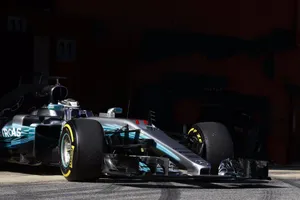 Wollf admite que el Mercedes W08 es demasiado pesado