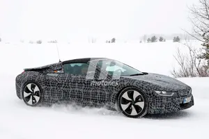 Vídeo del BMW i8 Spyder durante una sesión de pruebas de su desarrollo