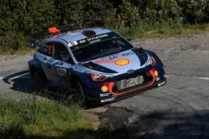 El motor de Meeke hace bueno el ataque de Neuville