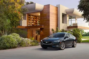 Buick Regal 2018: nuevos Regal Sportback y Tour X revelados antes de Nueva York