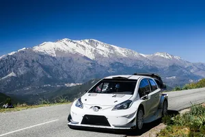 El Toyota Yaris WRC mide su nivel en el Tour de Corse