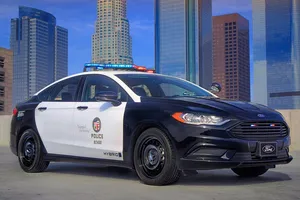 Ford «hibridiza» a la policía estadounidense con su nuevo vehículo policial