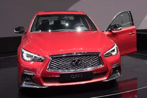 El Infiniti Q50 recibe un motor V6 Twin-Turbo de hasta 400 CV